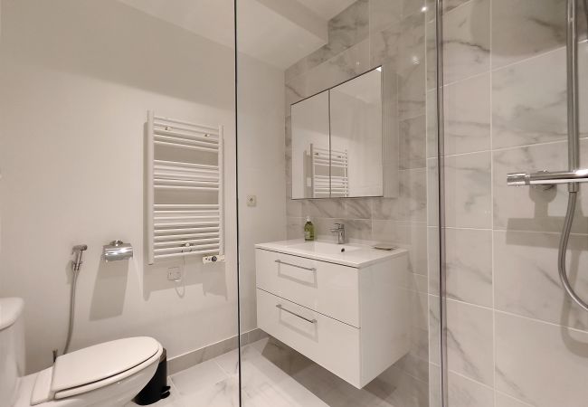 Studio à Paris - Rue de Berri - Paris 8 - 108056 Studio à Paris - Rue de Berri - Paris 8 - 108056