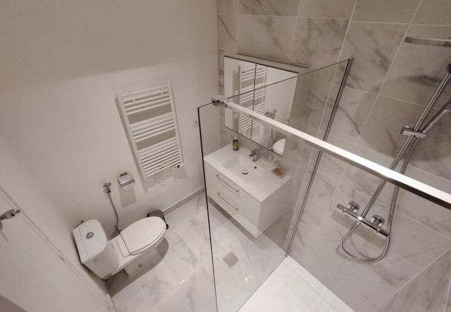 Studio à Paris - Rue de Berri - Paris 8 - 108056 Studio à Paris - Rue de Berri - Paris 8 - 108056