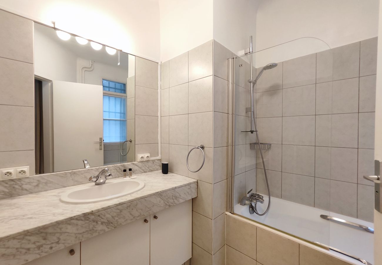 Appartement à Paris - Avenue René Boylesve - Paris 16 - 216068