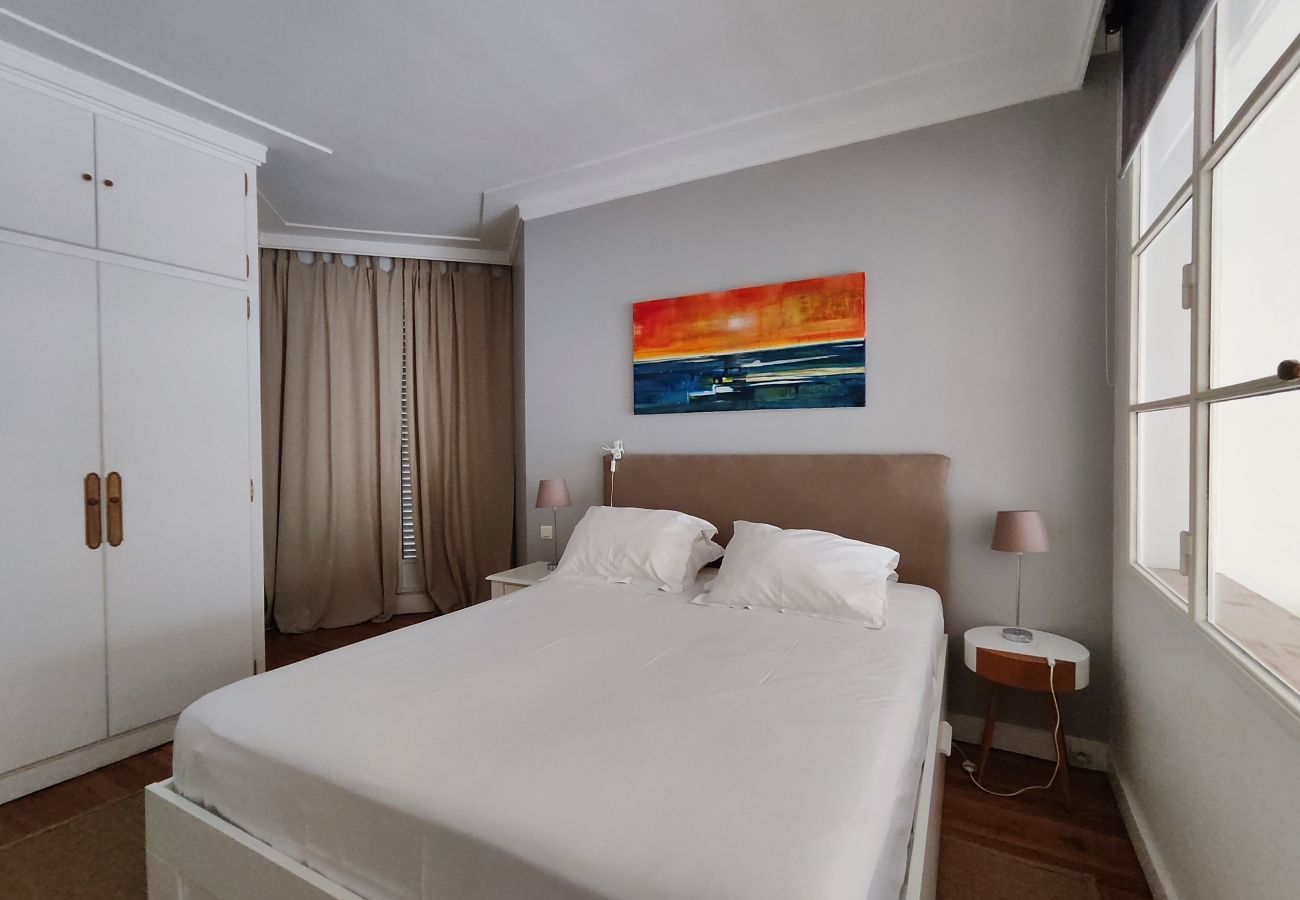 Appartement à Paris - Avenue René Boylesve - Paris 16 - 216068