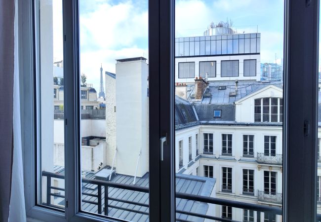 Studio à Paris - Avenue Franklin Roosevelt - Paris 8 - 108079 Studio à Paris - Avenue Franklin Roosevelt - Paris 8 - 108079