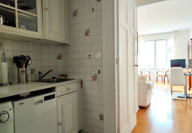 Studio à Paris - Avenue Franklin Roosevelt - Paris 8 - 108079 Studio à Paris - Avenue Franklin Roosevelt - Paris 8 - 108079