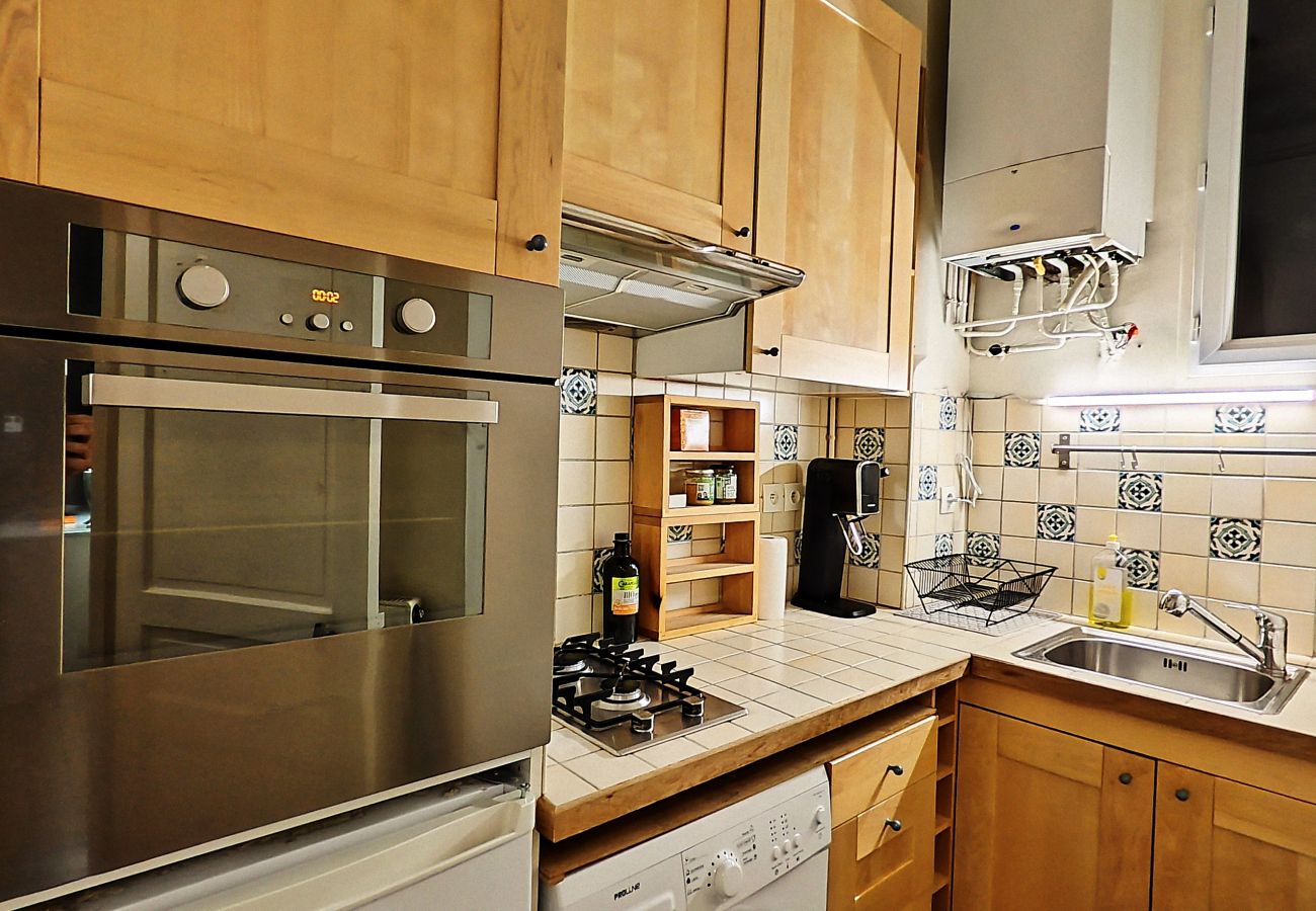 Appartement à Paris - Rue Quentin-Bauchart - Paris 8 - 208075