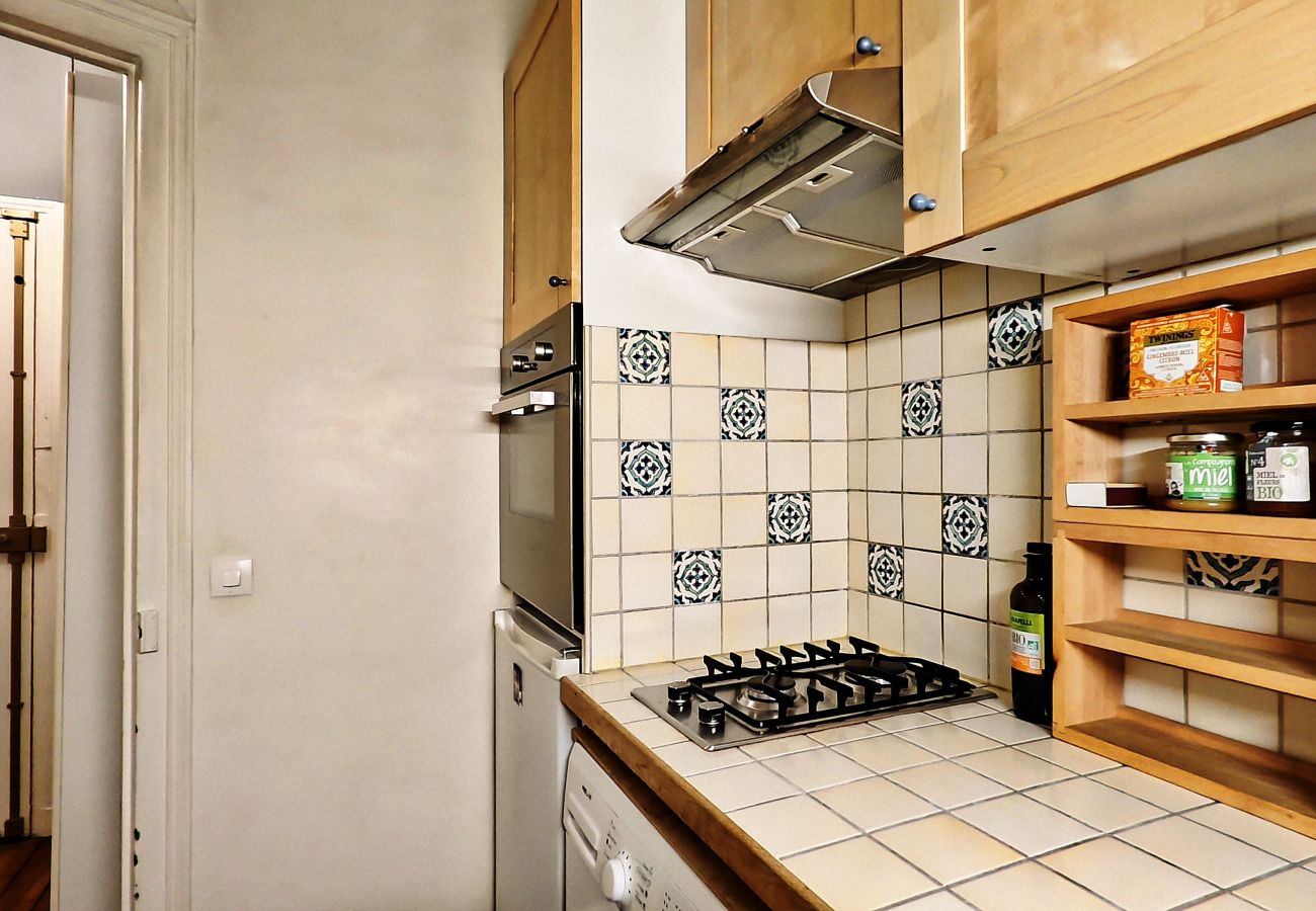 Appartement à Paris - Rue Quentin-Bauchart - Paris 8 - 208075