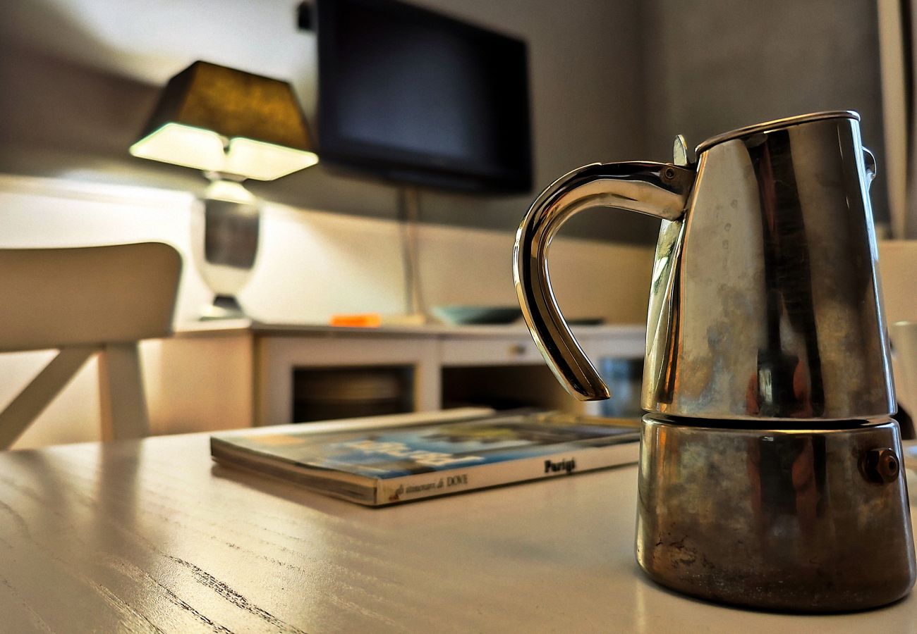 Appartement à Paris - Rue Quentin-Bauchart - Paris 8 - 208075